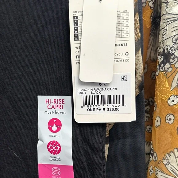 UTOPIA by HUE Nirvanna Capri Pants in classic black - Picture 3 of 3